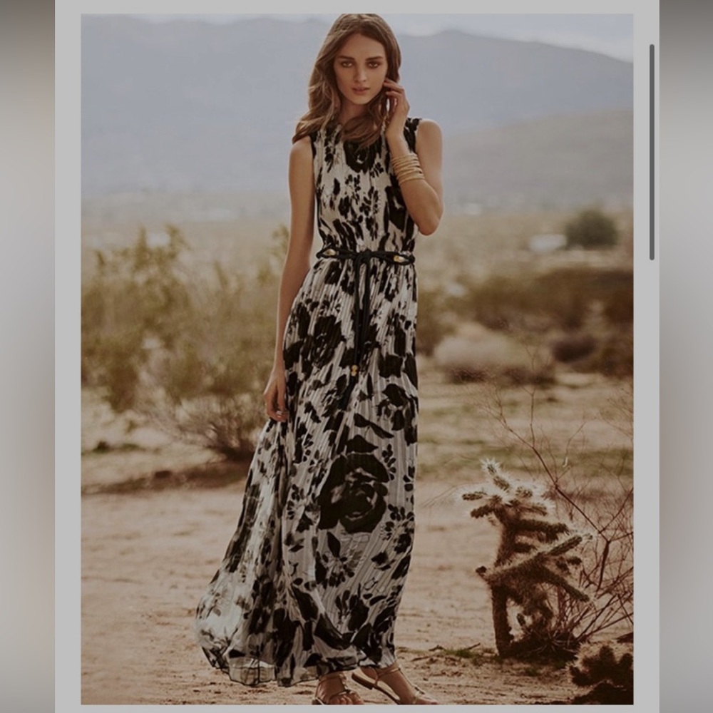 St. John Black and Grey Print Pleated Maxi Dress with Keyhole
